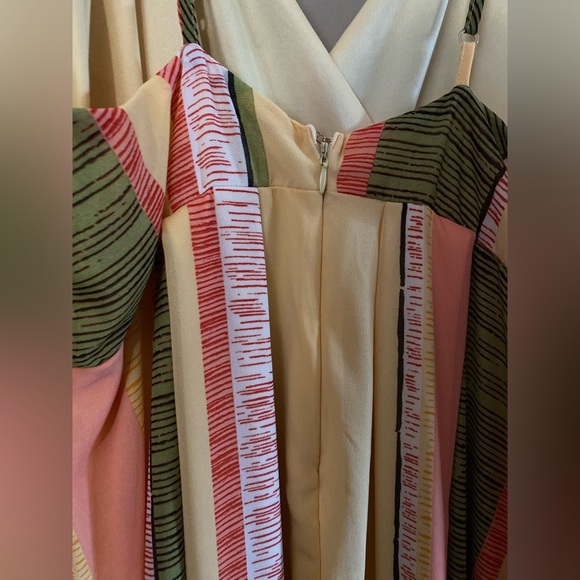 Elegant Colorblock Maxi Dress with Spaghetti Straps - Adjustable Straps - Summer - Picture 4 of 5